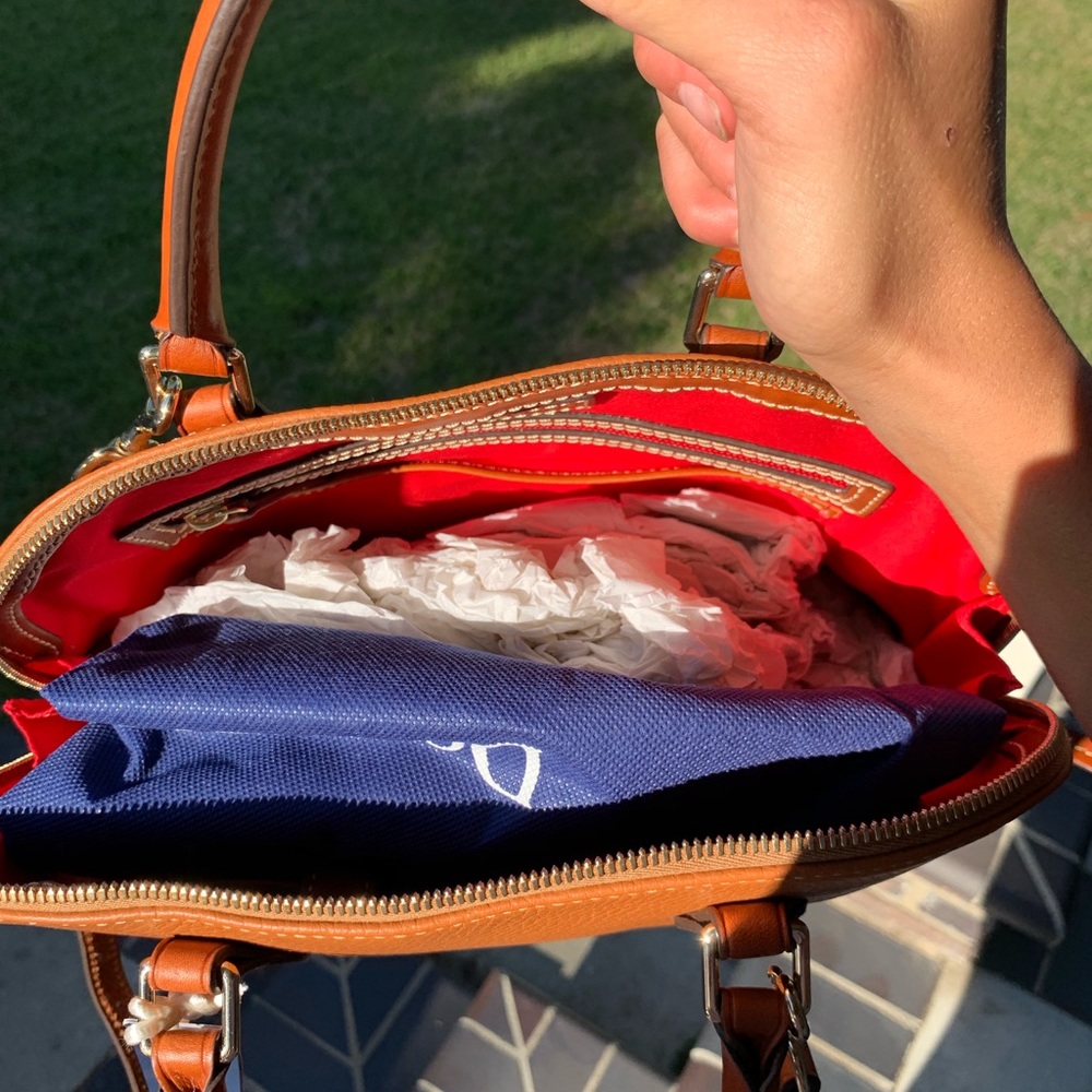 Dooney and bourke purse